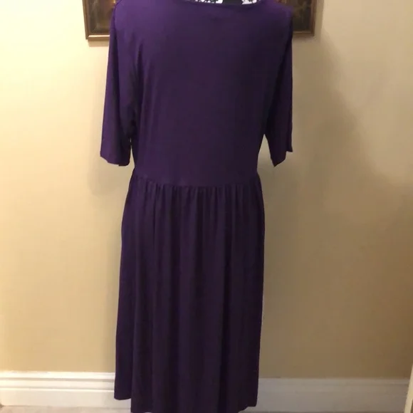💜Zenana Outfitters plum purple comfy short sleeve t-shirt dress with pockets - Picture 5 of 10